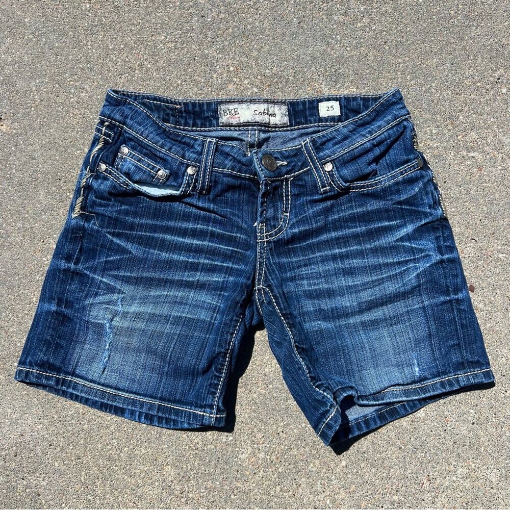 Buckle BKE Sabrina jean shorts size 25